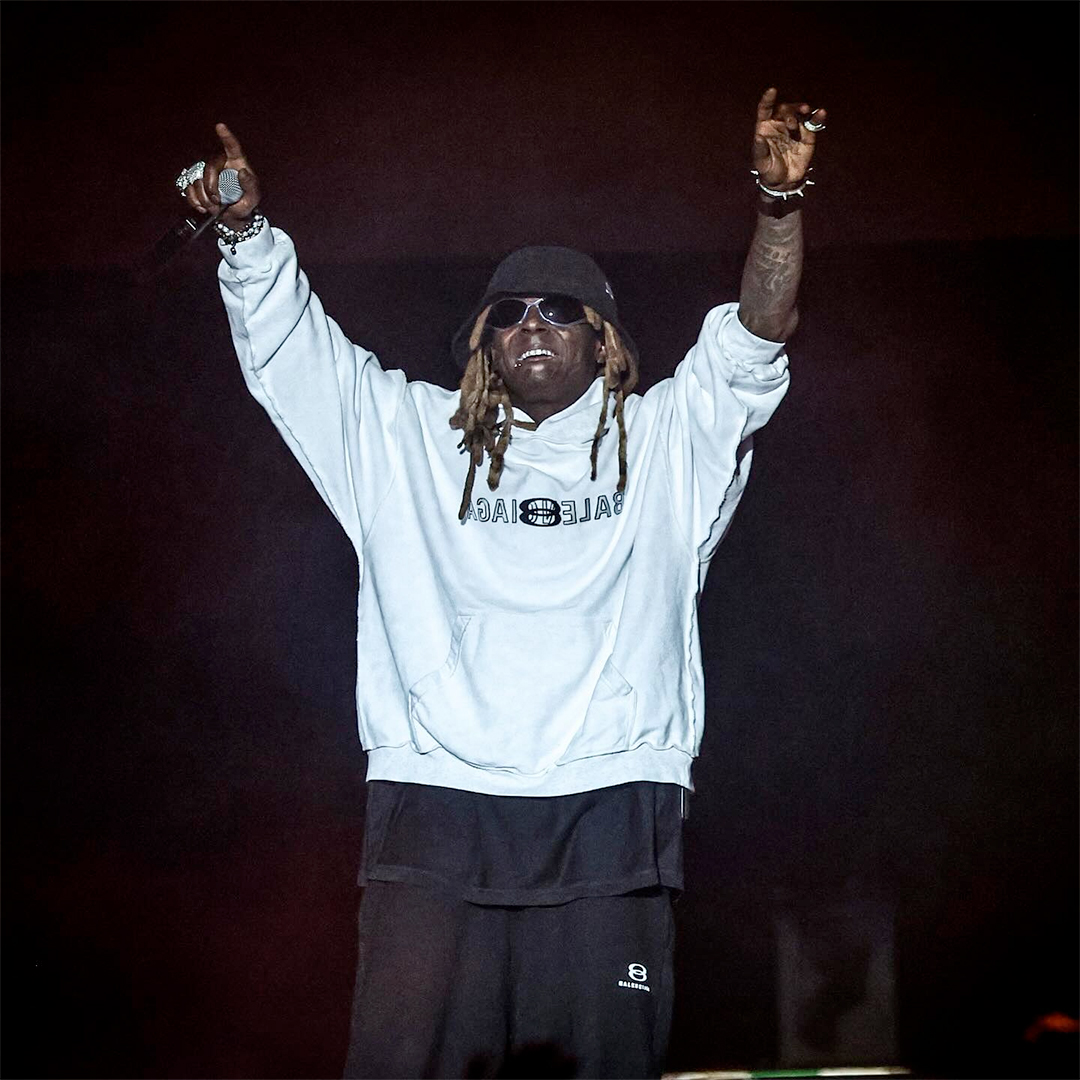 Lil Wayne Performs Rollin, Watch My Shoes & More In Des Moines